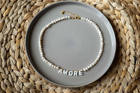 Amore Mio Perlen-Halsband – Sommer 2024